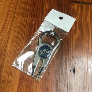 NEW Michelob Ultra Ball Marker / golf